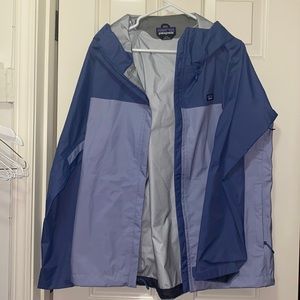 Large women’s Patagonia Rain jacket